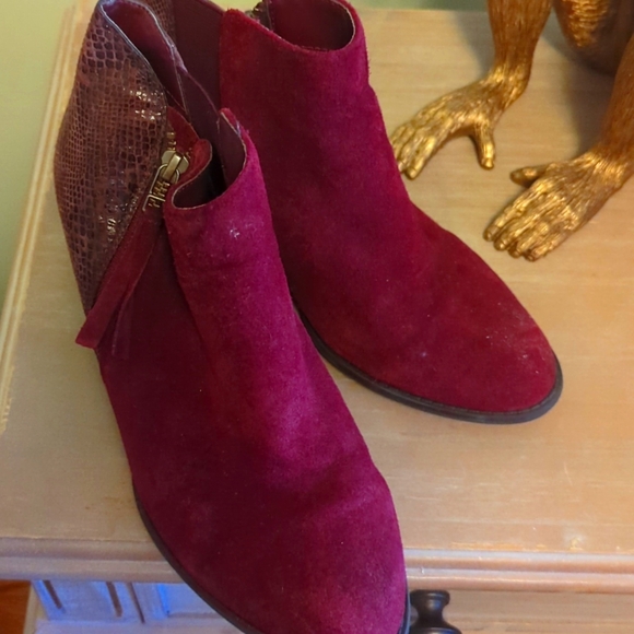 Boots - Picture 1 of 3